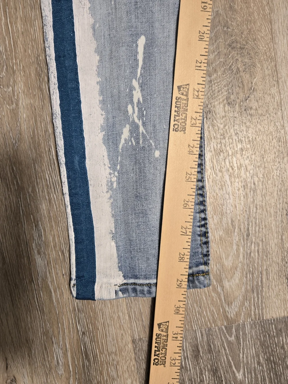 ZCL skinny fit blue distressed denim jeans featuring white paint 32x32